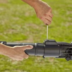 Black & Decker BLACK+DECKER BEBLV301 Bladblazer - Blaas En Zuigfunctie - Rugzak Als Opvangzak 18 Black & Decker BLACK+DECKER BEBLV301 Bladblazer - Blaas En Zuigfunctie - Rugzak Als Opvangzak -Tuingereedschap Winkel 1200x1200 108