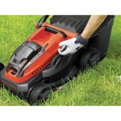 Black & Decker BLACK+DECKER CLM3825L2-QW Grasmaaier - 36V - 38cm - Incl. 2 Accu's & Lader 10 Black & Decker BLACK+DECKER CLM3825L2-QW Grasmaaier - 36V - 38cm - Incl. 2 Accu's & Lader -Tuingereedschap Winkel 1200x1200 383