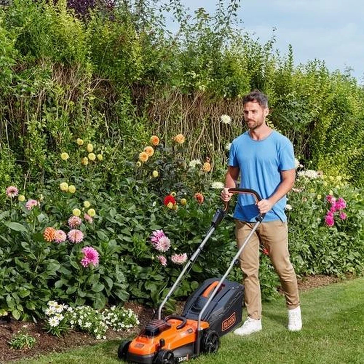 Black & Decker BLACK+DECKER BCMW3318N-XJ Grasmaaier - 18V - 33cm - Excl. Accu & Lader 12 Black & Decker BLACK+DECKER BCMW3318N-XJ Grasmaaier - 18V - 33cm - Excl. Accu & Lader - Afbeelding 12