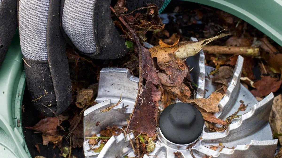 Bosch UniversalGardenTidy 2300 Bladblazer - Op Snoer - 2300 W 8 Bosch UniversalGardenTidy 2300 Bladblazer - Op Snoer - 2300 W - Afbeelding 8