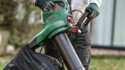 Bosch UniversalGardenTidy 2300 Bladblazer - Op Snoer - 2300 W 24 Bosch UniversalGardenTidy 2300 Bladblazer - Op Snoer - 2300 W -Tuingereedschap Winkel 1200x675 3