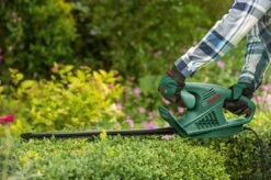 Bosch EasyHedgecut 45 Heggenschaar - Op Snoer - 420 W 12 Bosch EasyHedgecut 45 Heggenschaar - Op Snoer - 420 W -Tuingereedschap Winkel 1200x799 102