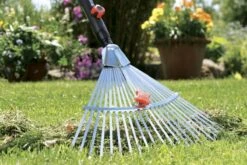 GARDENA Combisysteem Bladhark Hark - Werkbreedte Verstelbaar 30/50 Cm - Aanbevolen Steellengte 130 Cm -Tuingereedschap Winkel 1200x800 299