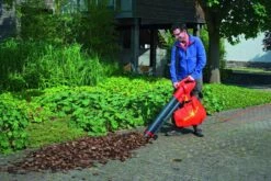 WOLF-Garten Elektrische Bladblazer LBV 2600 E - Motor 2600 Watt - Opvangzak 50 Liter - Reductie Ratio 10:1 20 WOLF-Garten Elektrische Bladblazer LBV 2600 E - Motor 2600 Watt - Opvangzak 50 Liter - Reductie Ratio 10:1 -Tuingereedschap Winkel 1200x800 4