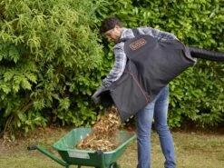 Black & Decker BLACK+DECKER BEBLV301 Bladblazer - Blaas En Zuigfunctie - Rugzak Als Opvangzak 22 Black & Decker BLACK+DECKER BEBLV301 Bladblazer - Blaas En Zuigfunctie - Rugzak Als Opvangzak -Tuingereedschap Winkel 1200x900 4