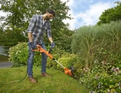 Black & Decker BLACK+DECKER BESTA525-QS Grastrimmer - 450W - 25cm - Gesnoerd 9 Black & Decker BLACK+DECKER BESTA525-QS Grastrimmer - 450W - 25cm - Gesnoerd -Tuingereedschap Winkel 1200x925